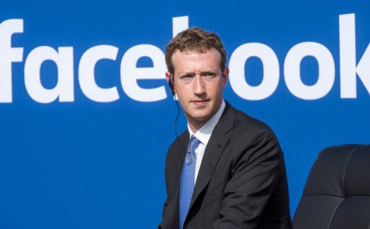 Tài sản của 'cha đẻ' Facebook sụt mạnh