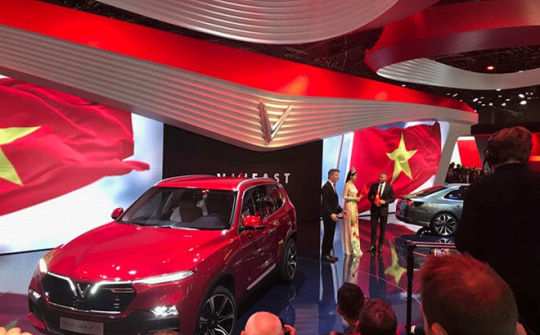 Siêu sao David Beckham dự lễ ra mắt 2 mẫu xe của VinFast tại Paris Motor Show 2018