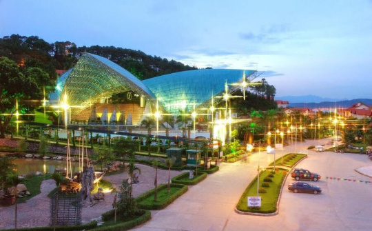 Quảng Ninh: Cơn lốc mạnh mẽ đổ bộ vào ngành du lịch