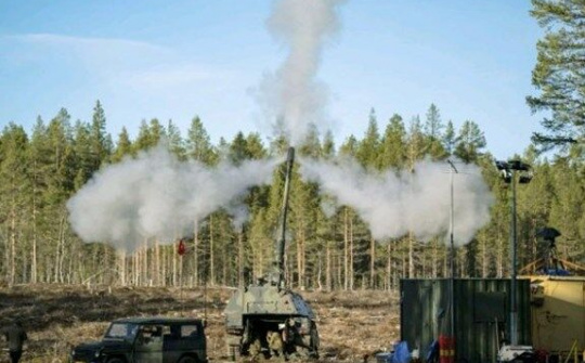 Hà Lan đưa vào biên chế đạn pháo thông minh Excalibur