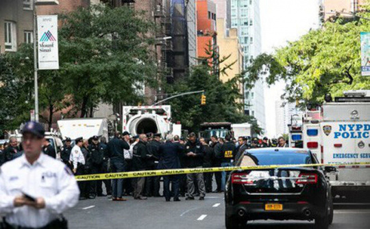 Sơ tán trụ sở CNN vì bưu kiện khả nghi