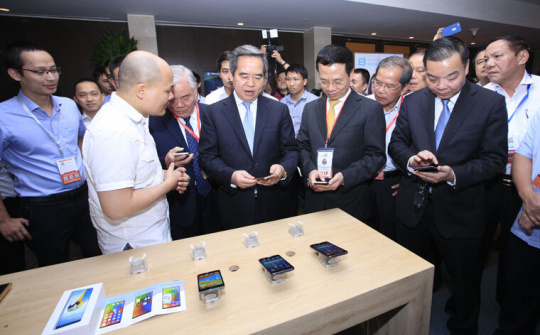 "CMCN 4.0 là cuộc cách mạng về chính sách nhiều hơn về công nghệ"