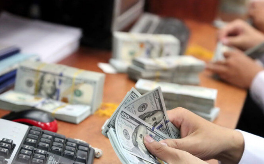 Vụ phạt 90 triệu đồng vì đổi 100 USD: Đổi ngoại tệ ở đâu để không bị phạt?