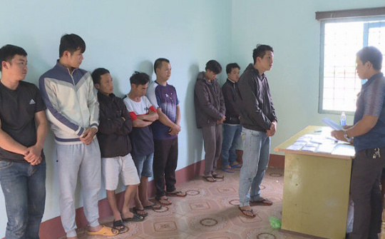 Tạm giữ 8 đối tượng trong đường dây cá độ bóng đá qua mạng hơn 40 tỷ đồng