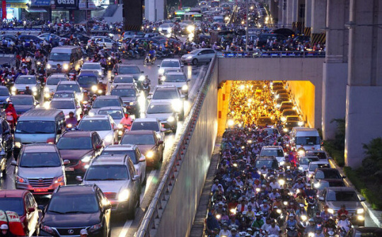 Dự báo dân số Hà Nội lệch gần… 30 năm