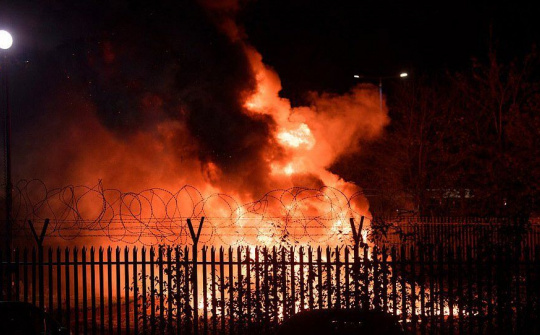 Trực thăng phát nổ chưa rõ tình trạng tỷ phú Thái Lan của Leicester