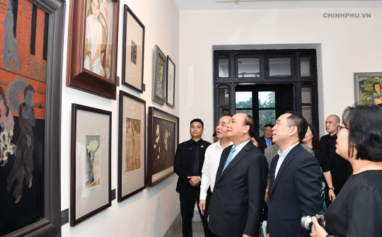 Thủ tướng Nguyễn Xuân Phúc thăm Bảo tàng Mỹ thuật Việt Nam