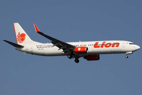 NÓNG: Máy bay chở 189 người của Indonesia rơi xuống biển