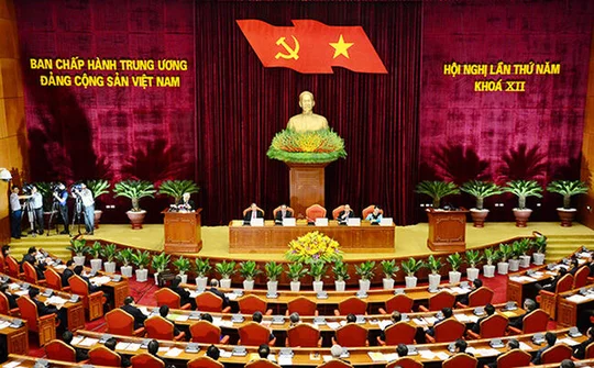 Hội nghị Trung ương 8: Thủ tướng điều hành phiên thảo luận về tình hình KT-XH