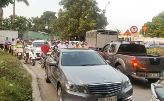 Hà Nội 'giải cứu' đường gom đại lộ Thăng Long