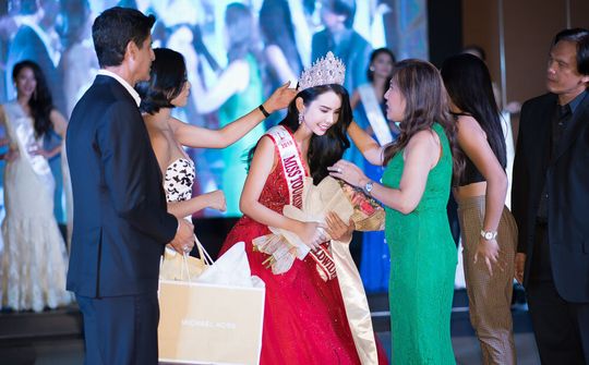 Huỳnh Vy xuất sắc đăng quang 'Hoa hậu du lịch thế giới 2018'