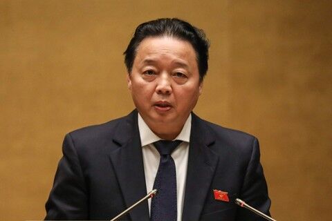 Bộ trưởng Trần Hồng Hà là người đầu tiên đăng đàn trả lời chất vấn 