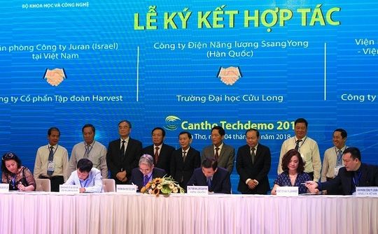 International tech demonstration event opens in Can Tho
