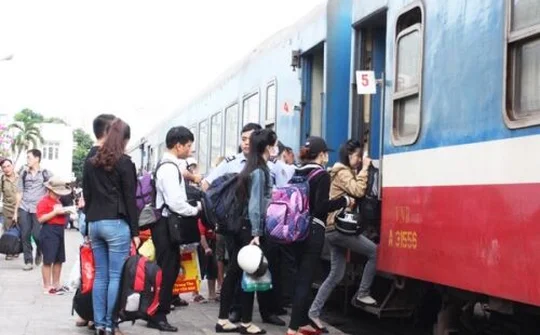 Giảm giá vé hàng loạt mác tàu tuyến Bắc - Nam