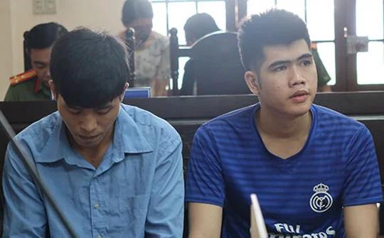 TPHCM: Lĩnh án tù vì đập phá xe cảnh sát