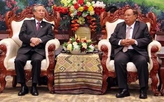 Tổng Bí thư, Chủ tịch nước Lào tiếp Đoàn đại biểu cấp cao Việt Nam