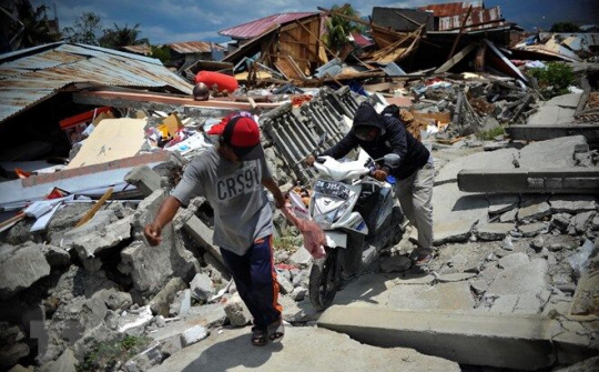 IMF quyên góp ủng hộ các nạn nhân động đất, sóng thần tại Indonesia