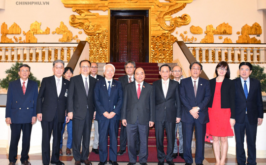 Thủ tướng Nguyễn Xuân Phúc tiếp Thống đốc tỉnh Hyogo (Nhật Bản)