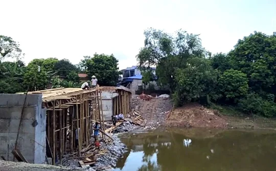 Vụ xây cầu qua sông Ngoại Độ ở huyện Ứng Hòa: 'Thực hiện đảm bảo quy định'