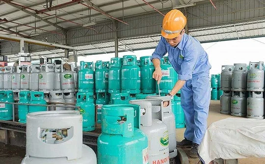 Giá gas giảm 40.000 đồng/bình 12kg