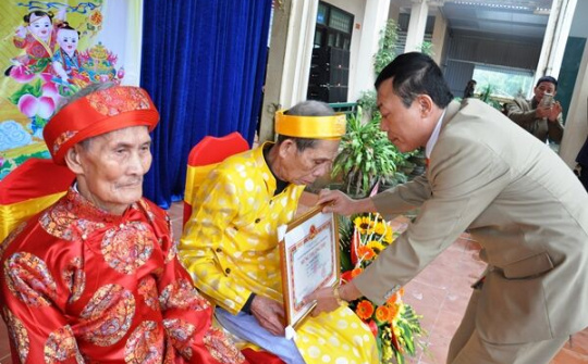 Bộ Tài chính đề xuất tăng mức tiền, quà tặng chúc thọ, mừng thọ người cao tuổi