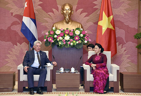 Chủ tịch Quốc hội Nguyễn Thị Kim Ngân hội kiến Chủ tịch Cuba