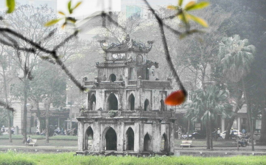 Dự báo thời tiết 11/11: Hà Nội có mưa rào, Sài Gòn nắng đẹp