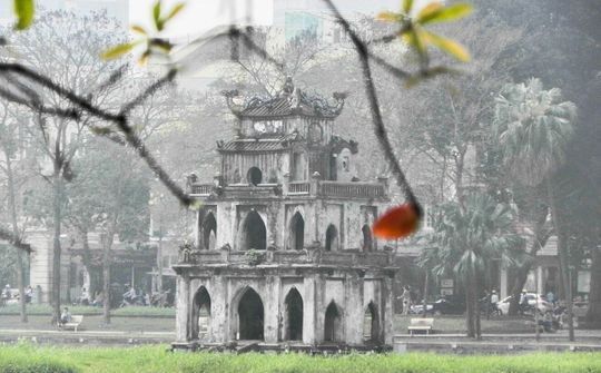 Dự báo thời tiết 11/11: Hà Nội có mưa rào, Sài Gòn nắng đẹp