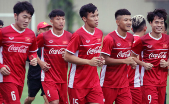 Thầy trò HLV Park trở lại tập luyện, vé trận Việt Nam-Malaysia lên 3 triệu đồng/cặp