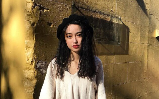 Chân dung hot girl mới nổi trên Instagram: 20 tuổi, là du học sinh tại Úc, cực kỳ đa tài