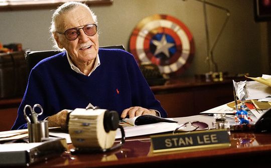 'Ông trùm' của vũ trụ điện ảnh Marvel - Stan Lee qua đời
