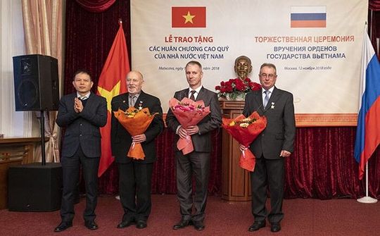 Trao các phần thưởng cao quý của Nhà nước Việt Nam tặng cán bộ Cơ quan Bảo vệ Liên bang Nga