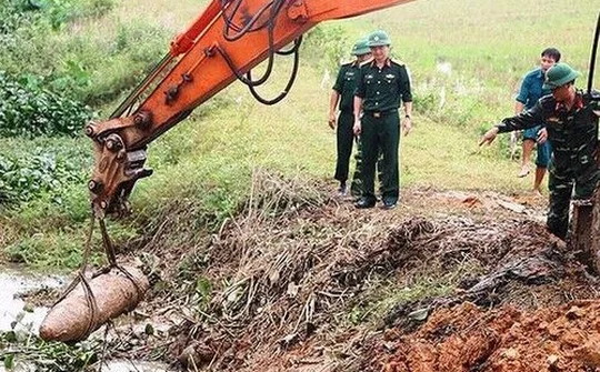 Nghệ An: Phá hủy thành công quả bom 300kg ở kênh tiêu nước