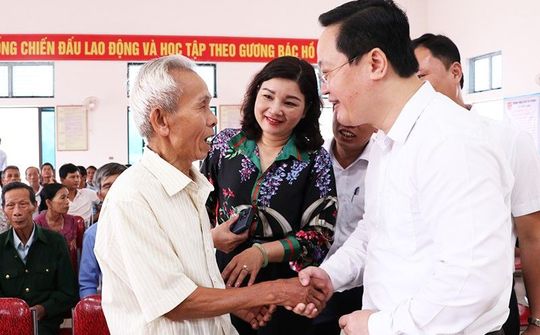Chủ tịch UBND tỉnh Nghệ An dự ngày hội Đại đoàn kết tại Nam Đàn