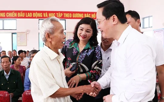 Chủ tịch UBND tỉnh Nghệ An dự ngày hội Đại đoàn kết tại Nam Đàn