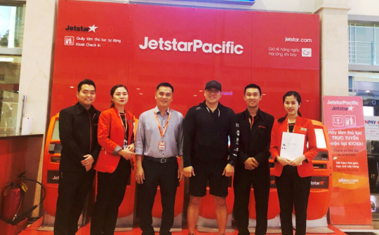 Bộ trưởng GTVT gửi thư khen tiếp viên trả khách 230 triệu bỏ quên