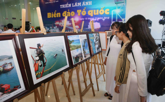  Triển lãm ảnh 'Biển đảo Tổ quốc' tại Đà Nẵng