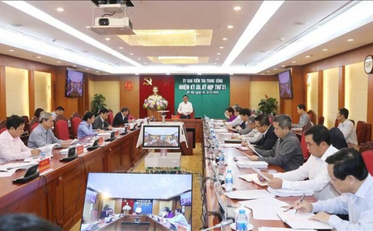 Ủy ban Kiểm tra Trung ương xem xét, thi hành kỷ luật cán bộ