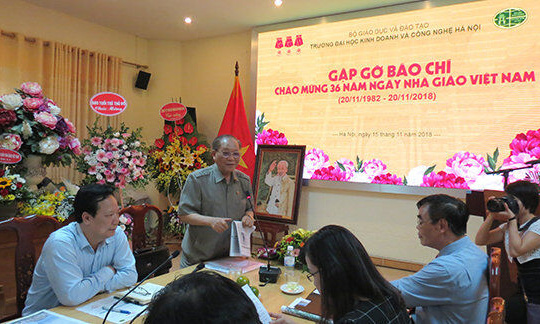 Trường ĐH Kinh doanh và Công nghệ Hà Nội tổ chức gặp gỡ báo chí