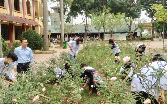 ‘Người truyền lửa’ cho nhiều thế hệ học trò