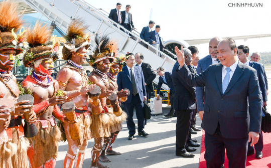 Thủ tướng đến Papua New Guinea, bắt đầu chuyến tham dự Hội nghị APEC 26