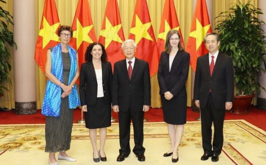 Tổng Bí thư, Chủ tịch nước Nguyễn Phú Trọng tiếp các Đại sứ trình Quốc thư