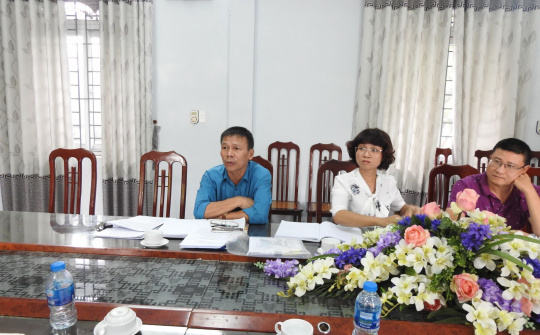 Tòa soạn Việt Nam Hội nhập nhận thư cảm ơn của bà con tiểu thương chợ Hạ Long, TP Nam Định