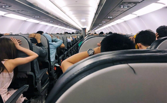 Vừa cất cánh máy bay Vietjet đã gặp sự cố, phải quay đầu về TP. HCM