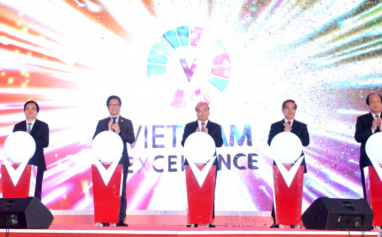 Thủ tướng chia sẻ khát vọng 'Hàng Việt Nam chinh phục người Việt Nam'