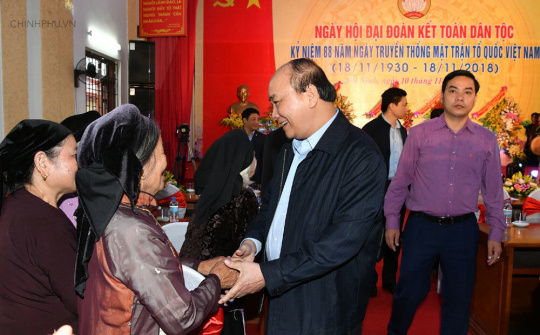 Gần dân, lắng nghe dân để thấy những điều dân thấy