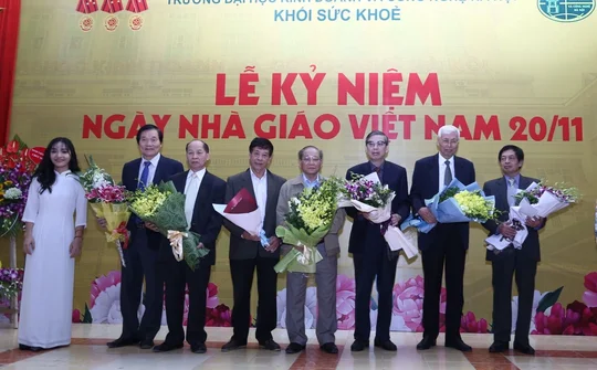 Trường ĐH Kinh doanh và Công nghệ Hà Nội tổ chức Lễ kỷ niệm Ngày Nhà giáo Việt Nam