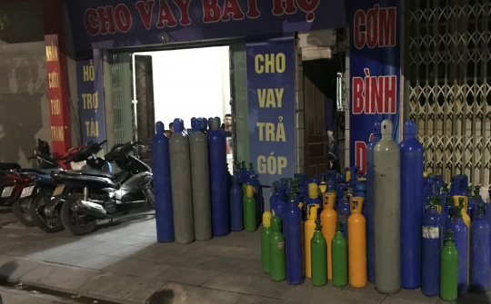 Quảng Ninh: Thu giữ hơn 200 bình chứa khí cười N20