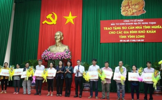 Phó Chủ tịch nước Đặng Thị Ngọc Thịnh trao nhà tình nghĩa tại Vĩnh Long