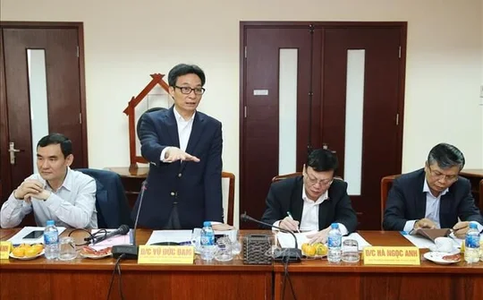 Phó Thủ tướng Vũ Đức Đam làm việc tại Tổng Liên đoàn Lao động Việt Nam